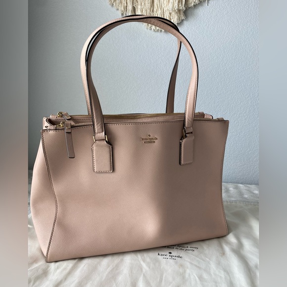 Kate Spade Large Leather Pink Tote. - Picture 2 of 16